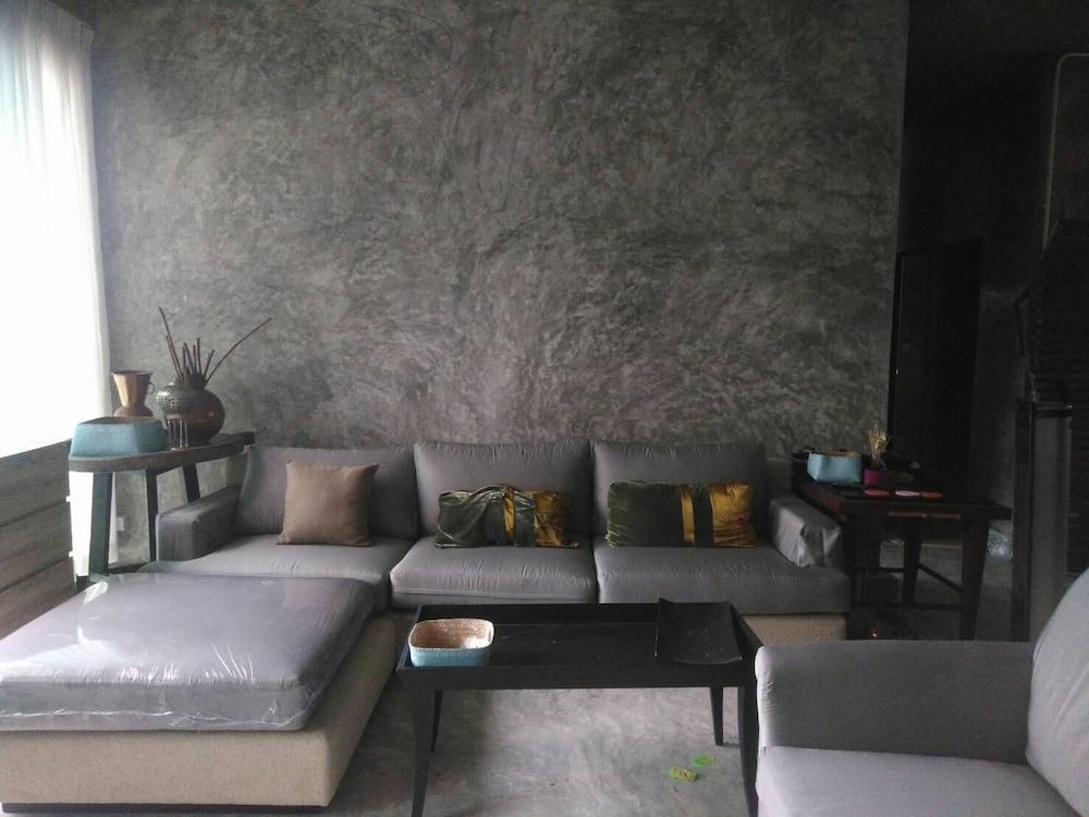 Phuchada Residence Nai Yang Beach Екстериор снимка