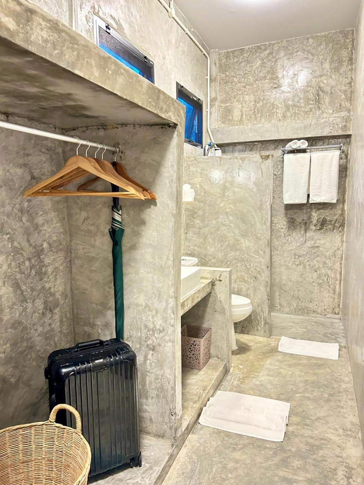 Phuchada Residence Nai Yang Beach Екстериор снимка