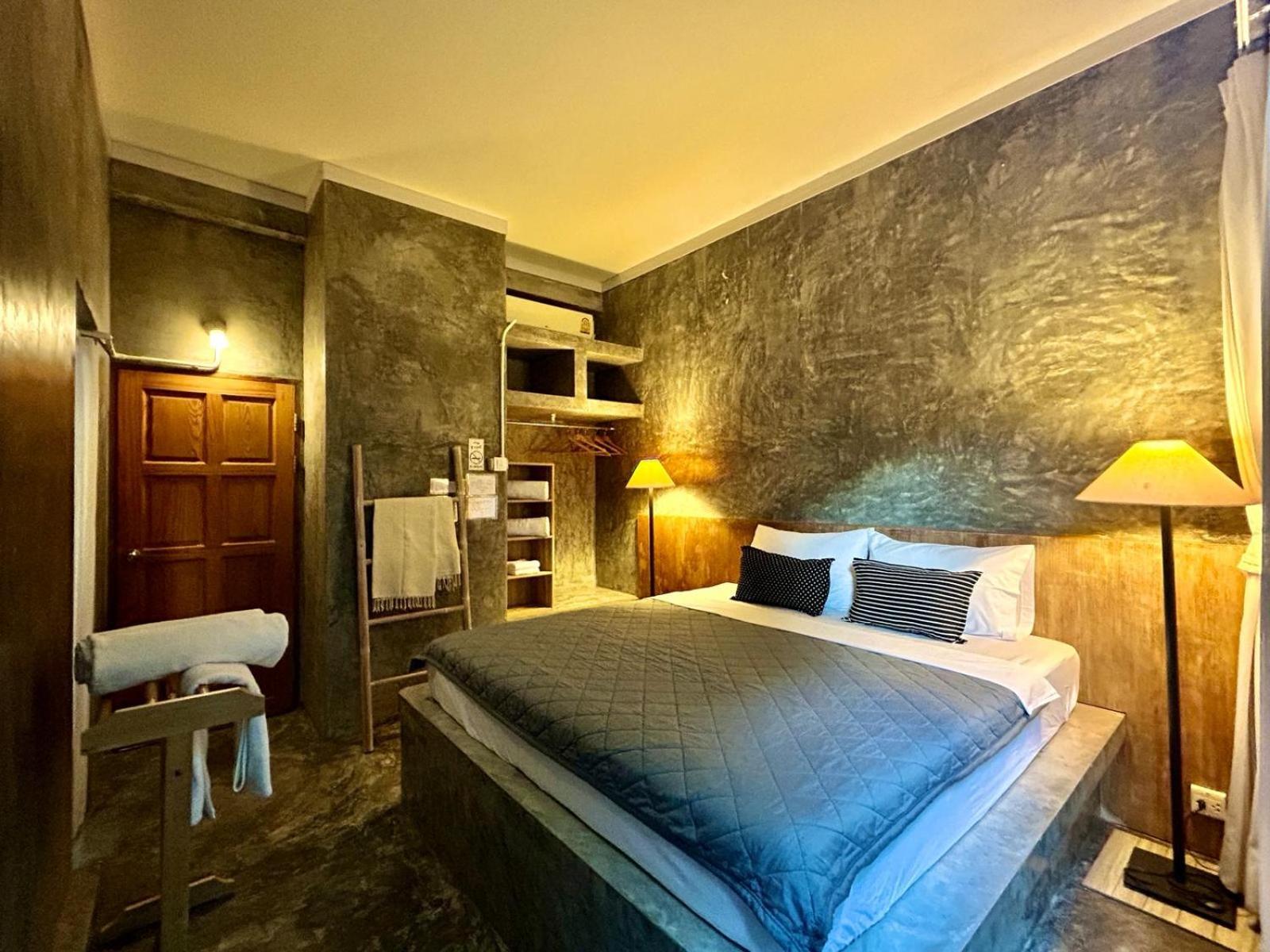 Phuchada Residence Nai Yang Beach Екстериор снимка