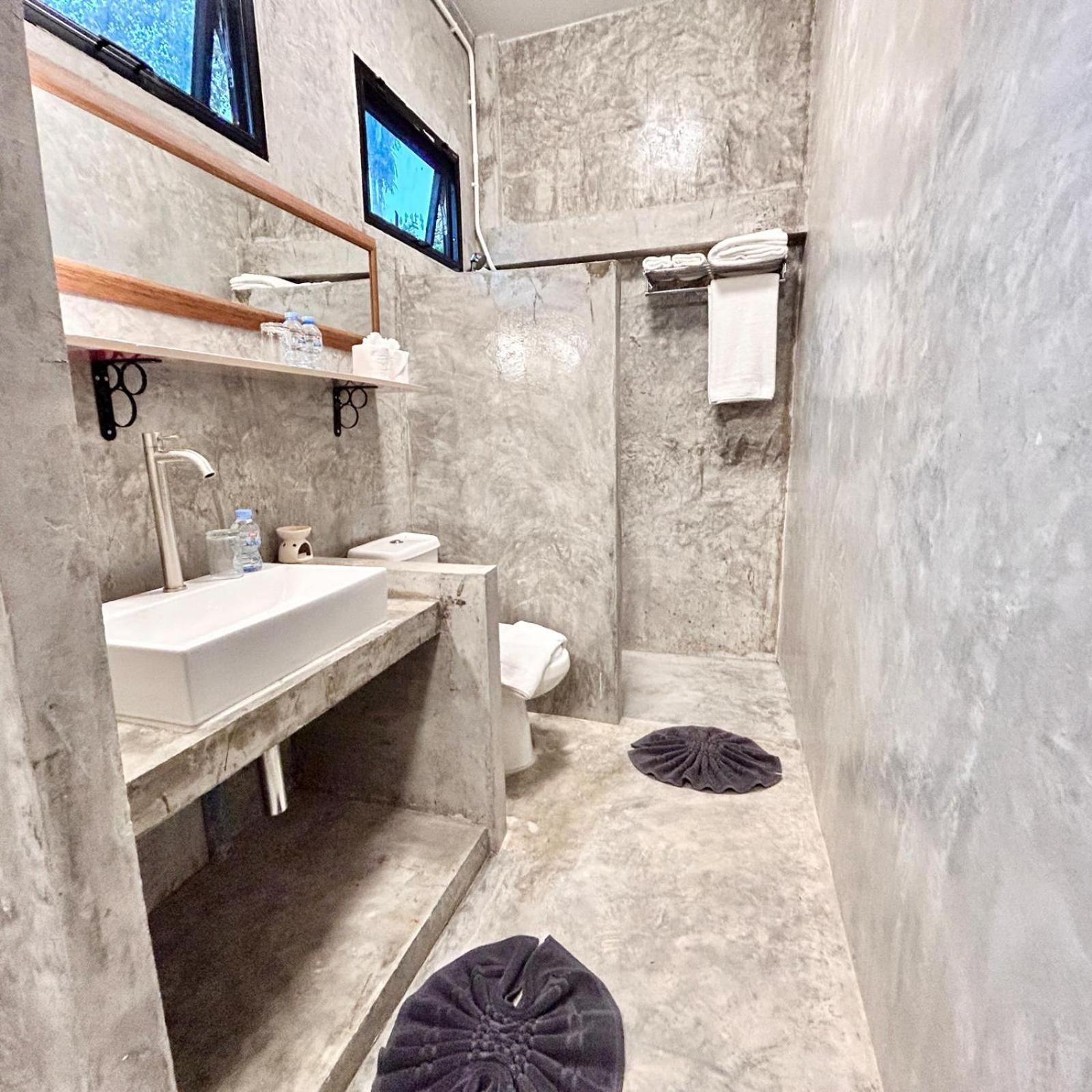 Phuchada Residence Nai Yang Beach Екстериор снимка