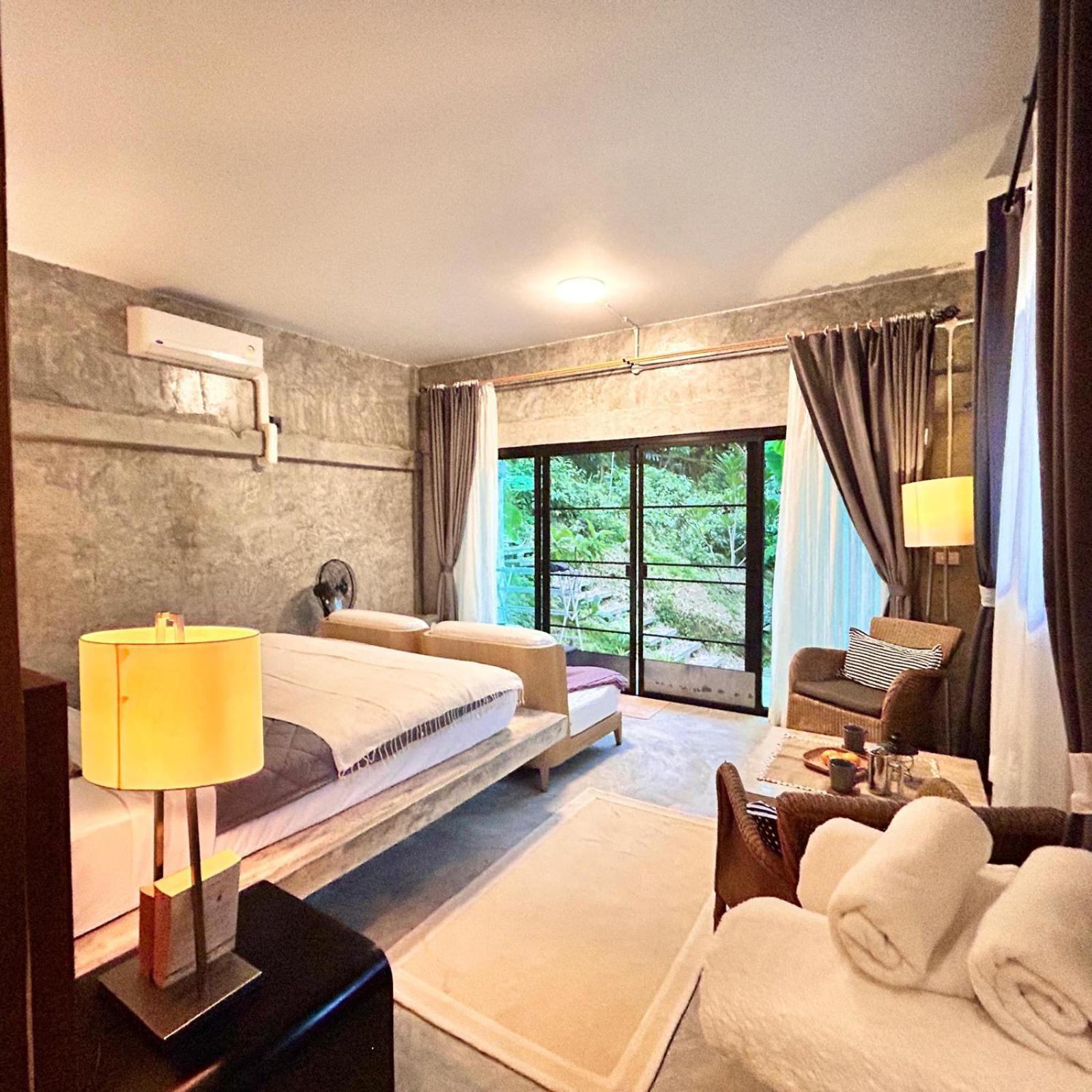 Phuchada Residence Nai Yang Beach Екстериор снимка